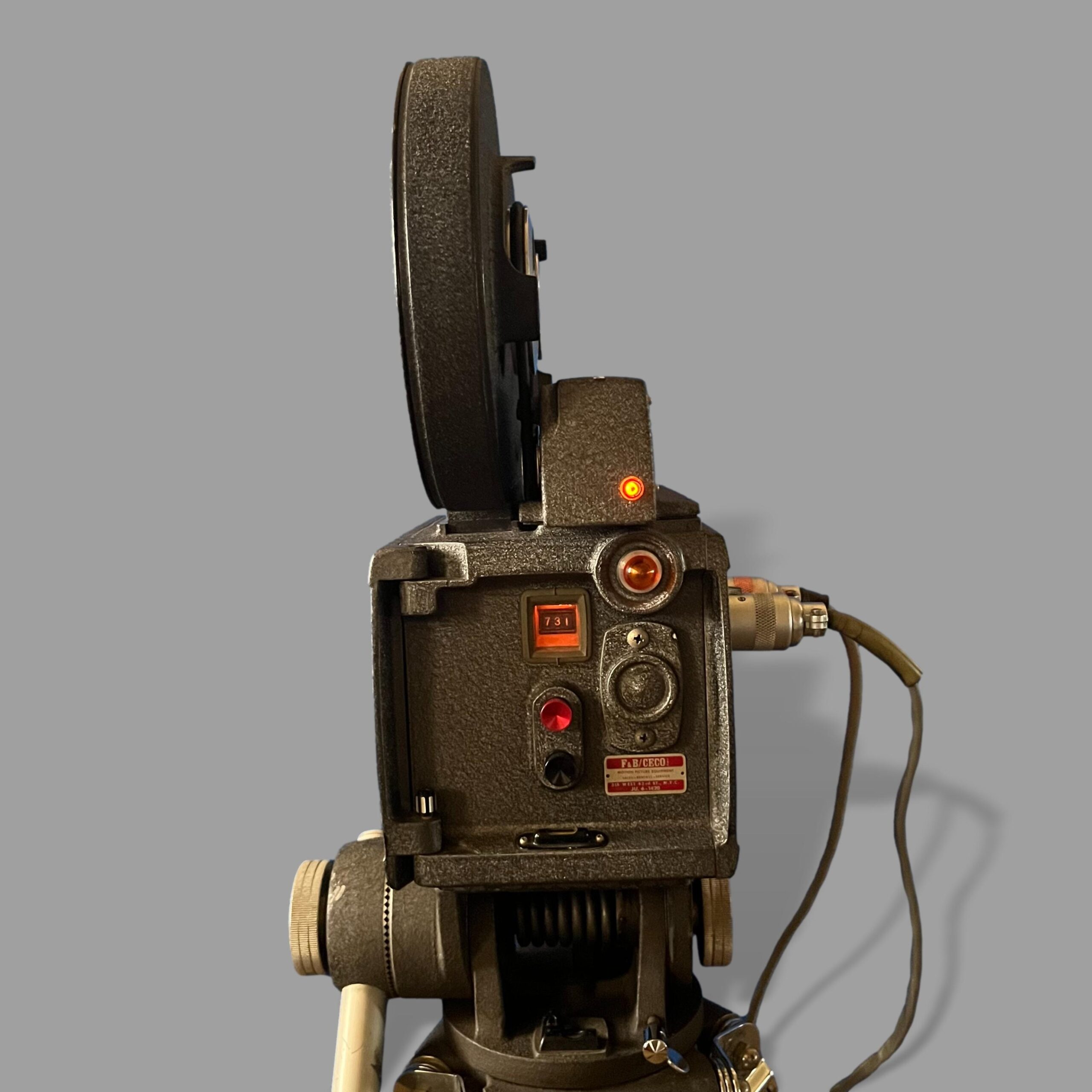 STUNNING Bach Auricon Cine-Voice Pro-600 16mm Optical Sound Movie Camera  Package