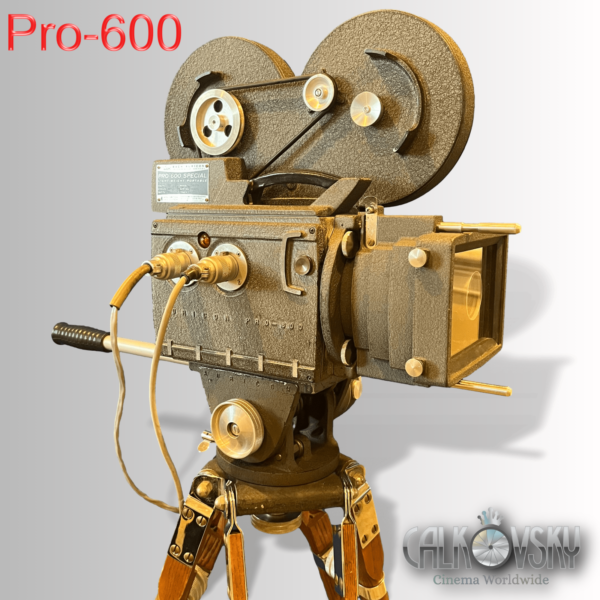 STUNNING Bach Auricon Cine-Voice Pro-600 16mm Optical Sound Movie Camera  Package – Calkovsky Cinema Worldwide