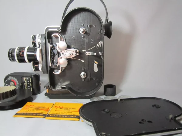 Bolex Reflex 16mm Movie Camera (No 182461) + Kern 16mm, 25mm, 75mm - Image 12