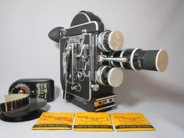 Bolex Reflex 16mm Movie Camera (No 182461) + Kern 16mm, 25mm, 75mm - Image 5