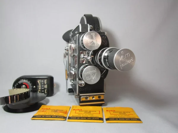 Bolex Reflex 16mm Movie Camera (No 182461) + Kern 16mm, 25mm, 75mm - Image 6