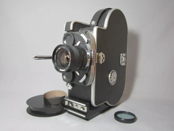 Bolex Reflex 16mm Movie Camera (No 174233) + 12.5mm C-Mount Lens - Image 7