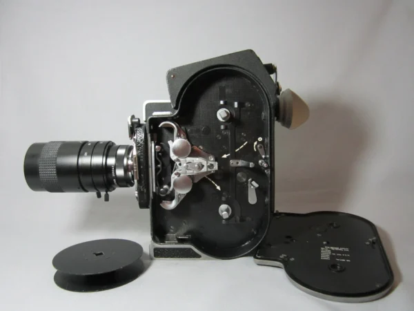 Bolex Rex-5 16mm Movie Camera (No 233523) + 75mm C-Mount Zoom Lens - Image 9