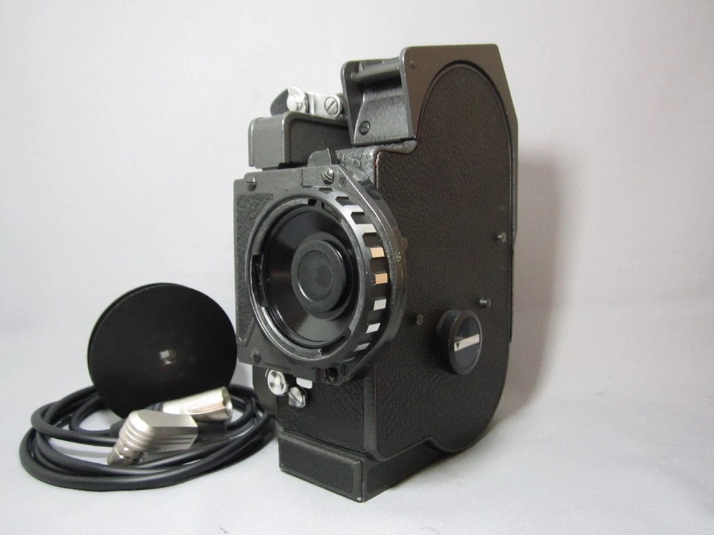 Bolex EL 16mm Movie Camera (No 310091) with B-Mount C-Mount Adapter - Image 8